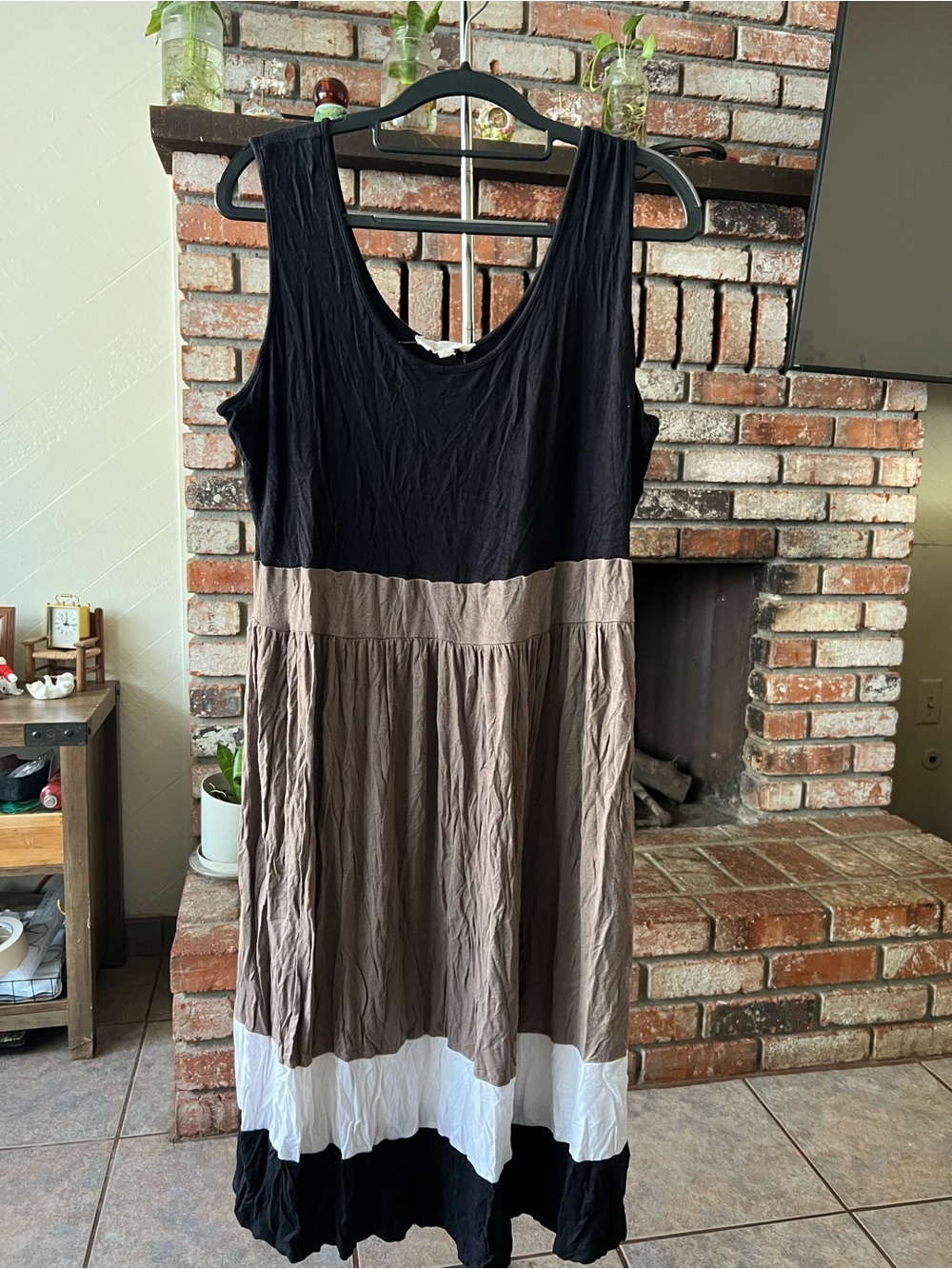 Pink Rose Black Taupe White Sleeveless Colorblock Midi Dress